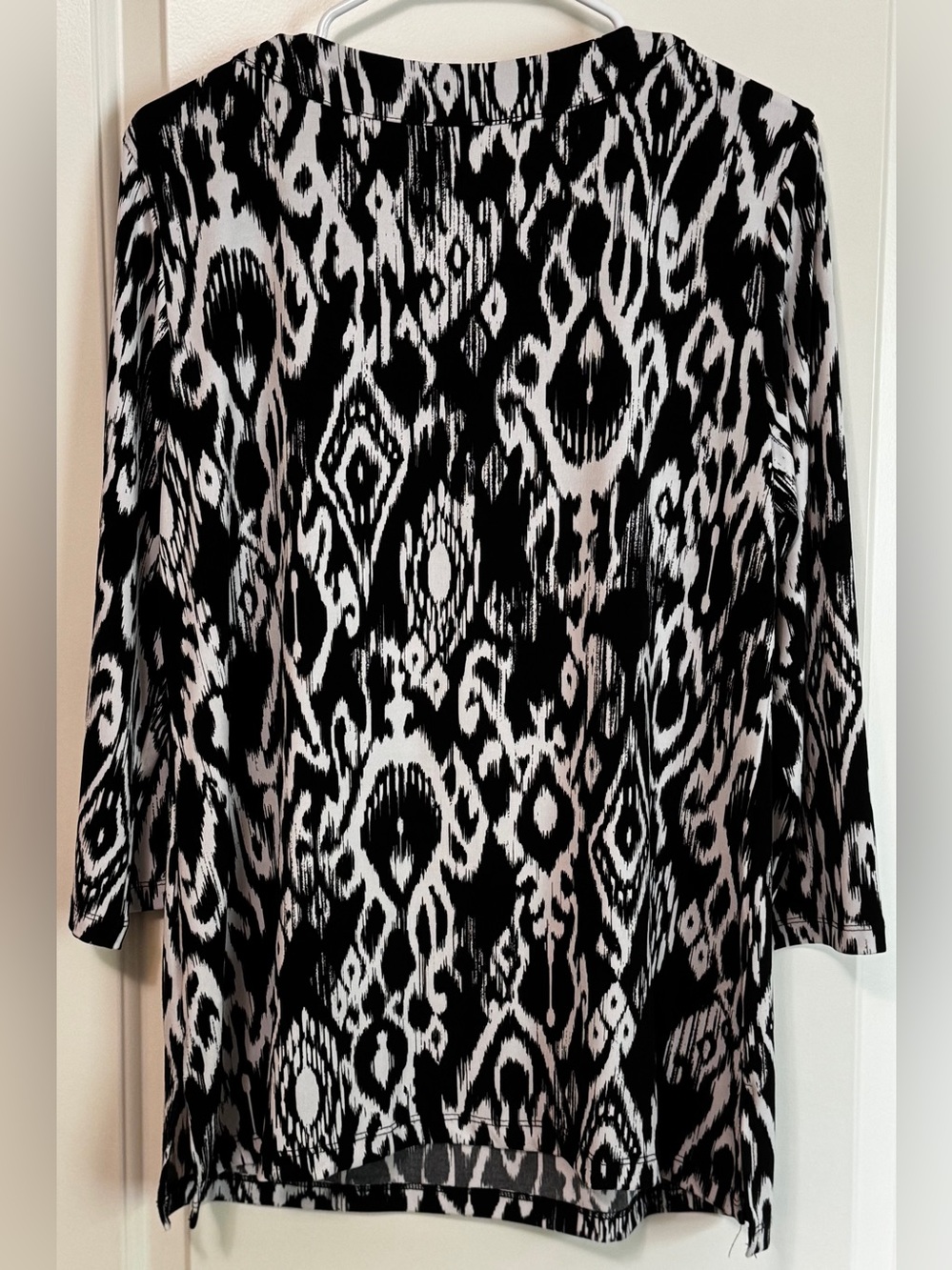 JM Collection Embellished Ikat Print Tunic Top Black White Medium - Picture 10 of 10